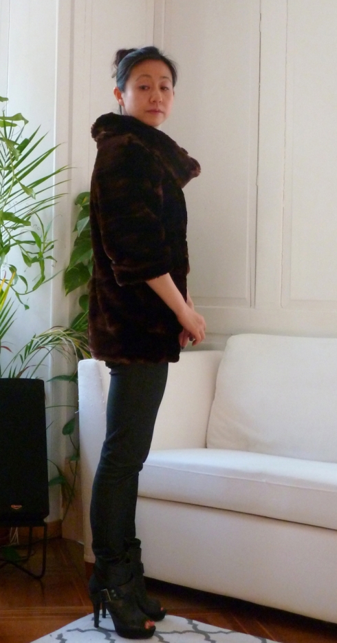 fur-pullover-side